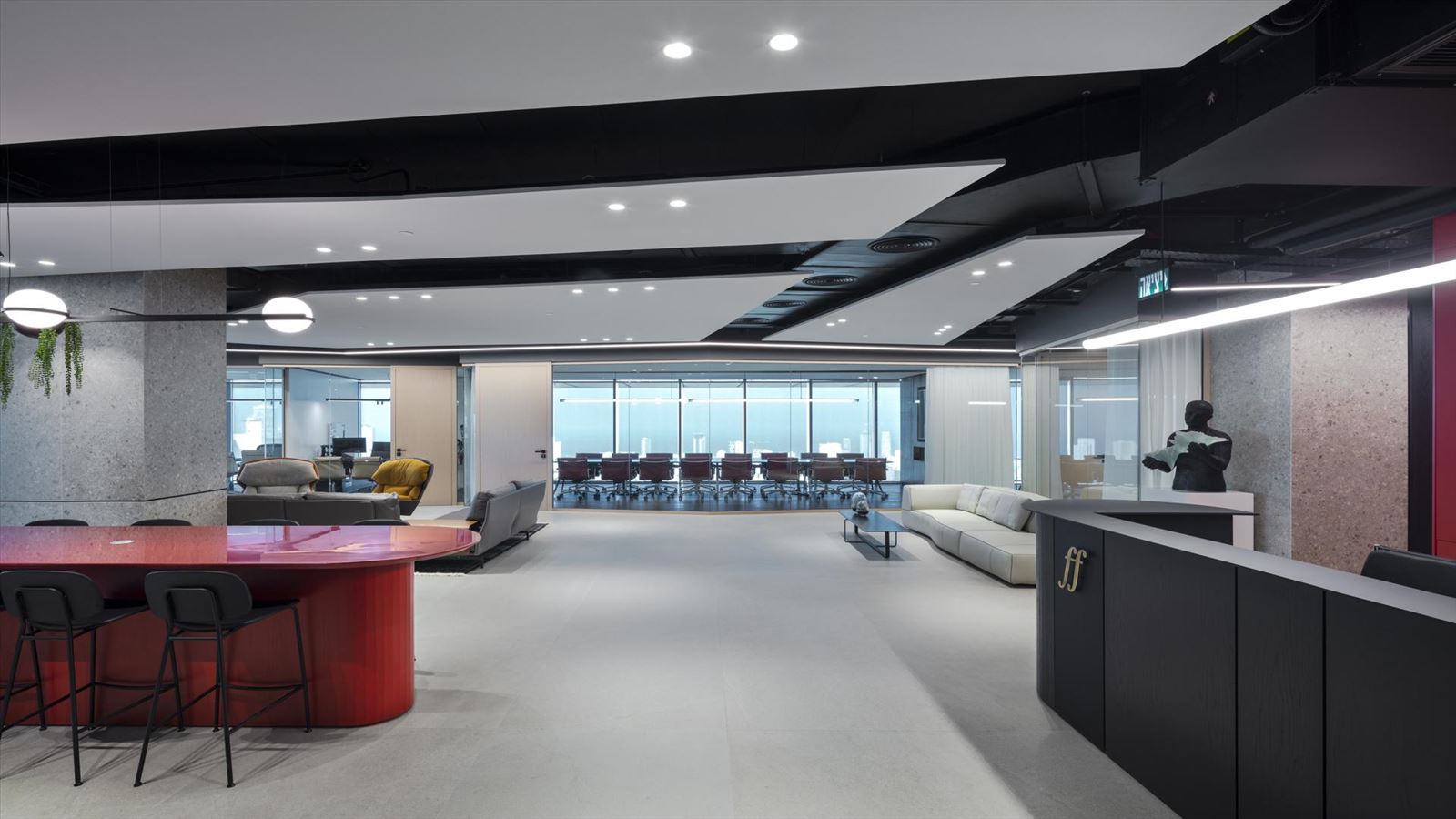 Fortissimo Offices – Tel Aviv תקרת המשרד בשלל גופי תאורה בתכנון דורי קמחי