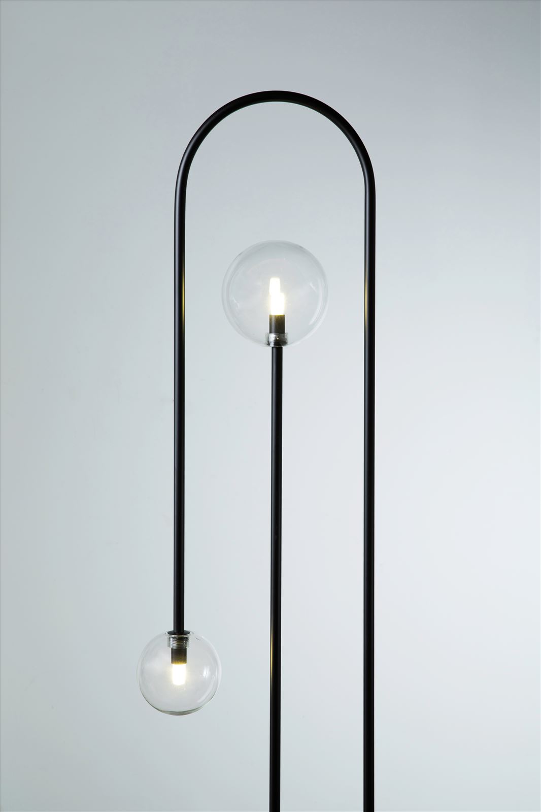 גופי תאורה מקטגוריית: מנורות עמידה  ,שם המוצר: