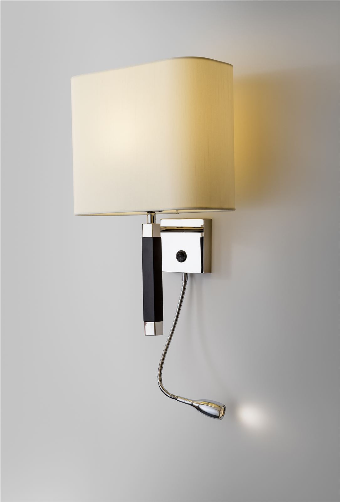 גופי תאורה בקטגוריית: מנורות קיר  ,שם המוצר: גולדן אורנג' 