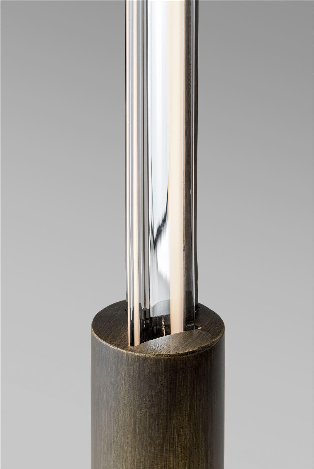 גופי תאורה בקטגוריית: מנורות עמידה  ,שם המוצר:  KRYPTOLITE