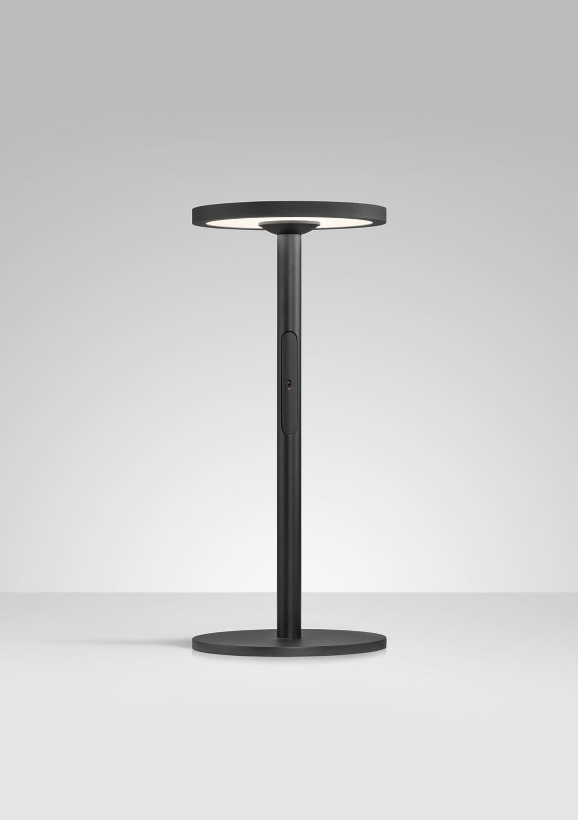 גופי תאורה מקטגוריית: מנורות שולחן  ,שם המוצר: COLUMN