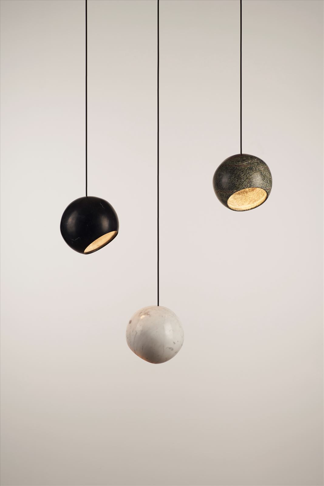 גופי תאורה בקטגוריית: מנורות תליה ,שם המוצר: מ. תליה שיש PICO 